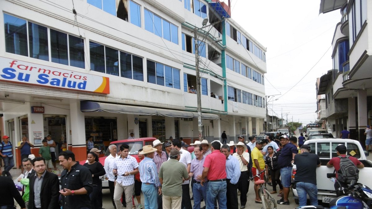 Agricultores de Samborondón, Daule y Salitre reclamaron desde los exteriores del Ministerio Público.