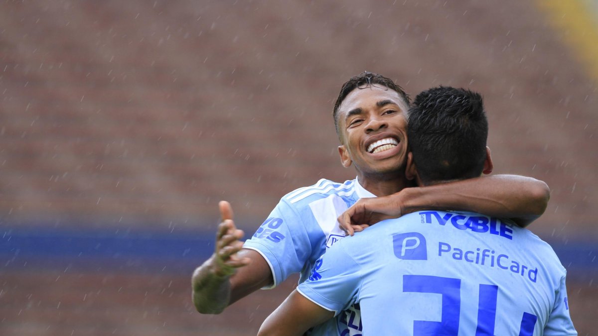 Los del Bombillo se beneficiaron hasta de un autogol.