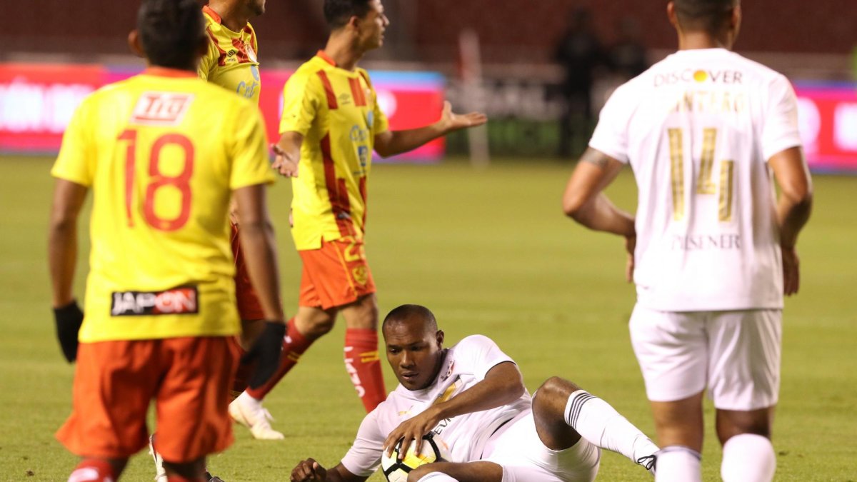 Pese a que tuvieron varias opciones claras de gol, los de Repetto no pudieron anotar.