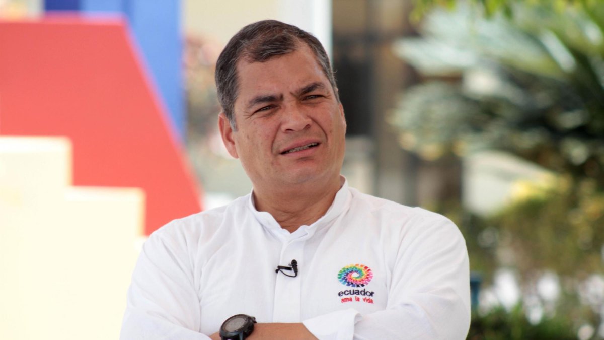 Esta medida se extiende para familiares íntimos del exmandatario.