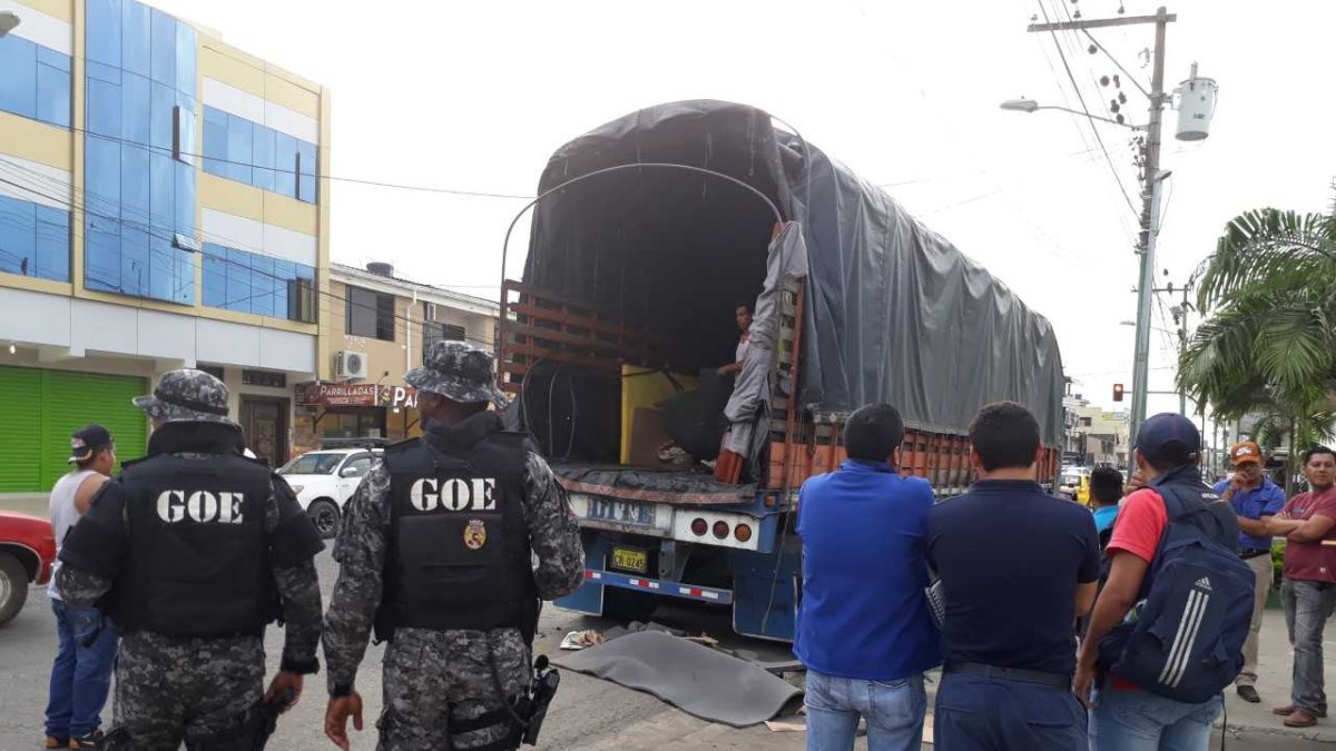 La acción policial se realizó pasadas las 14:30 de este viernes 16 de marzo, en las calles Arízaga y 10 de Agosto, centro de la capital orense.