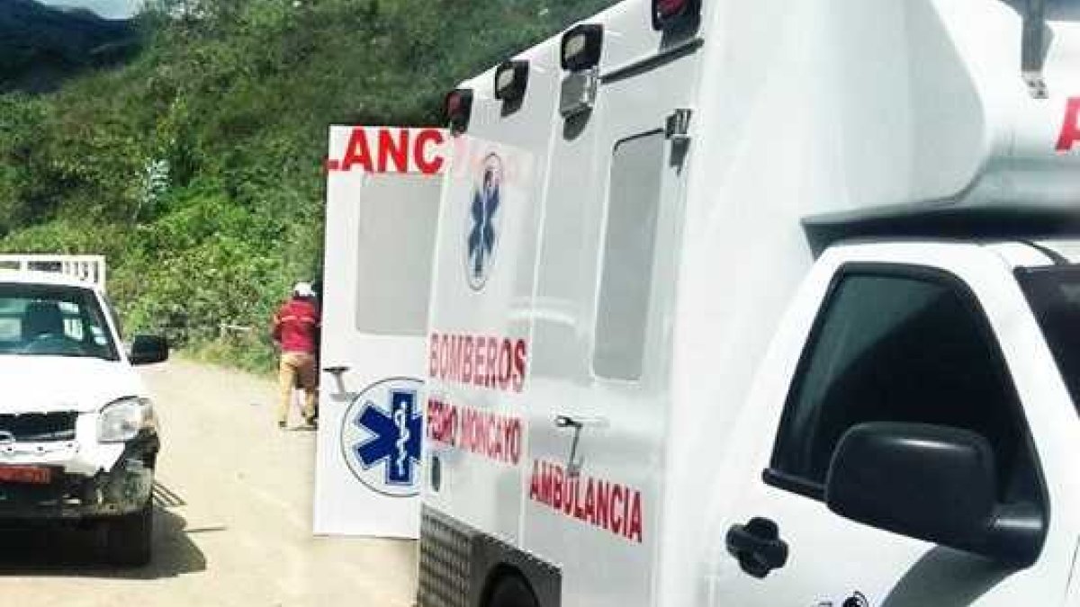 Imagen referencial. Ambulancia llega al lugar del accidente.