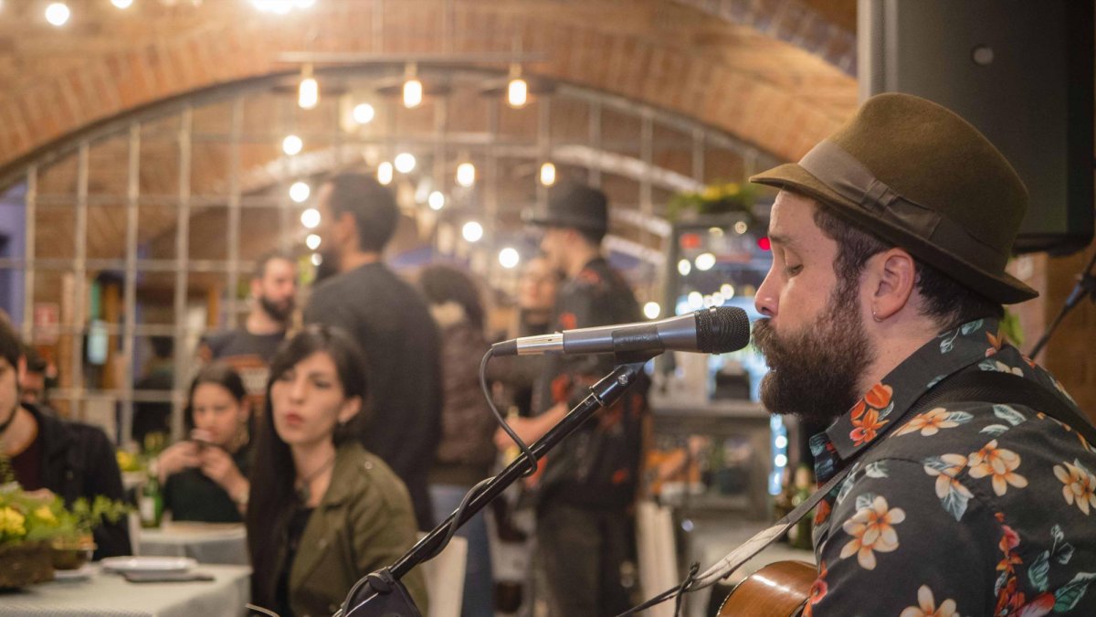 El cantante Ricardo Pita regresó a Ecuador, después de una gira por Latinoamérica y Europa.