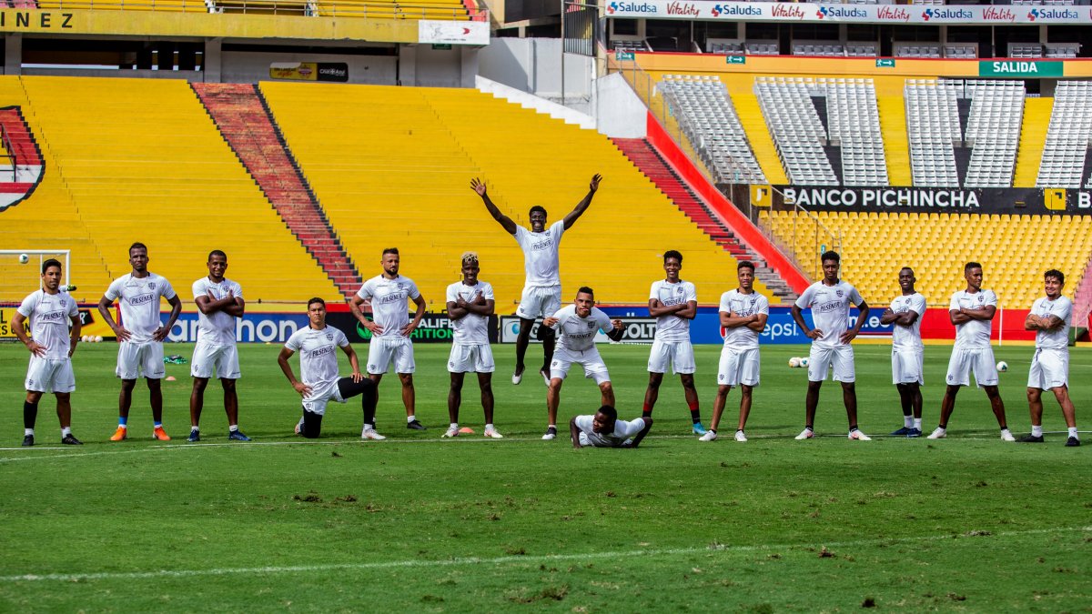 Barcelona recibirá a Orense en su regreso al fútbol.