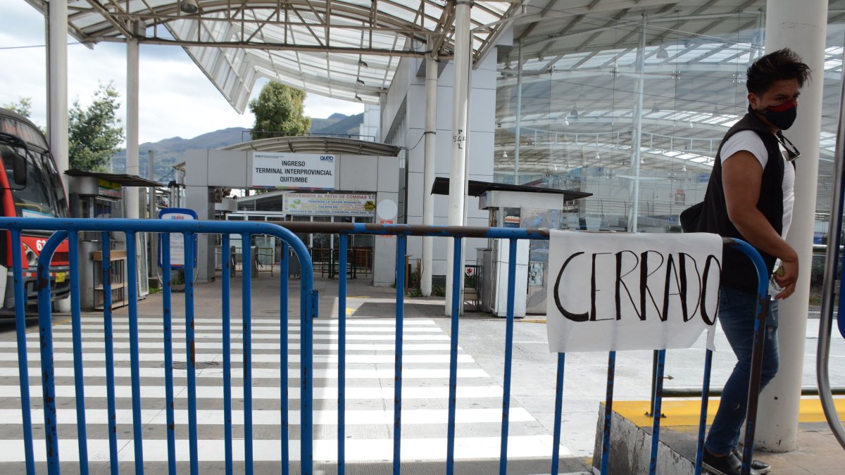 A pesar de la libre circulación, las terminales de Quito permanecen cerradas.