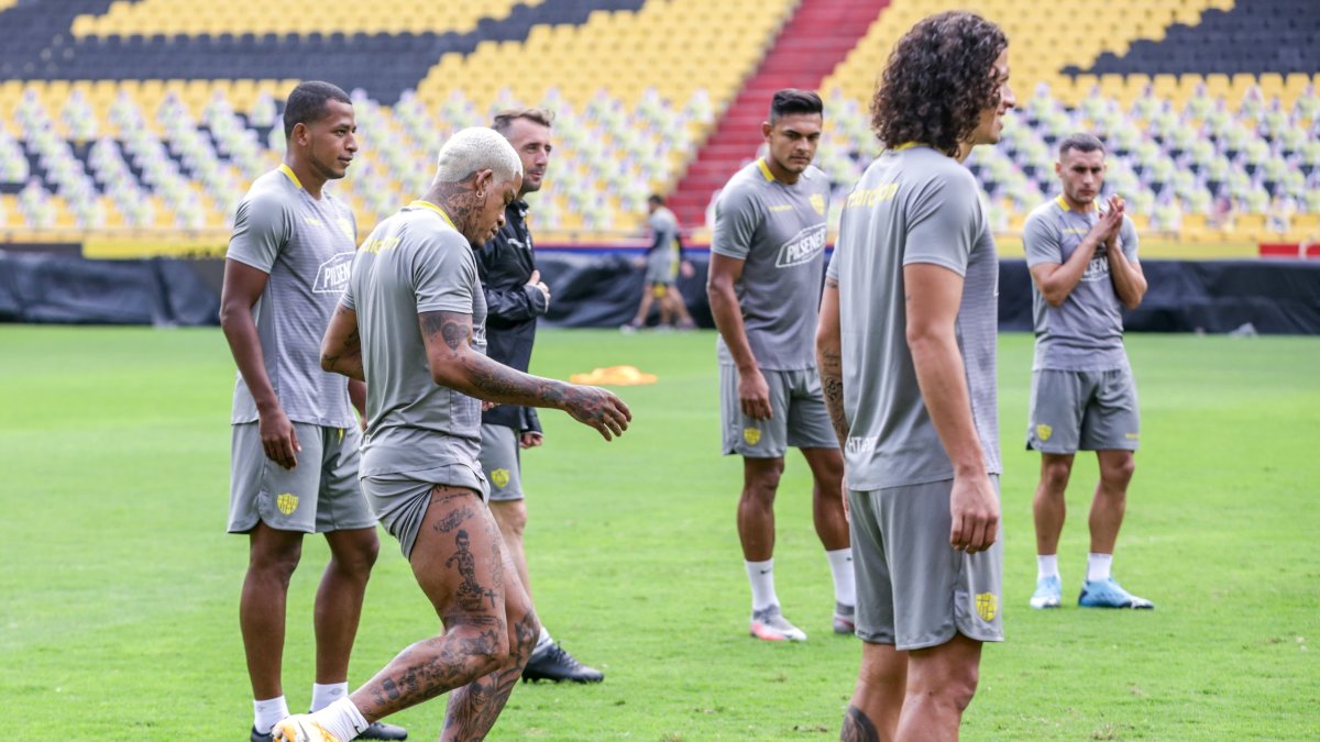 Michael Arroyo se lesionó en la última práctica y se quedó del viaje a Ambato