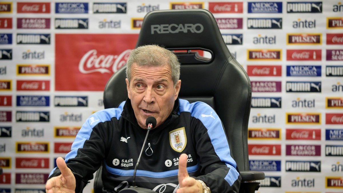 El entrenador Óscar Tabárez dirige a la selección de Uruguay desde el 2006.