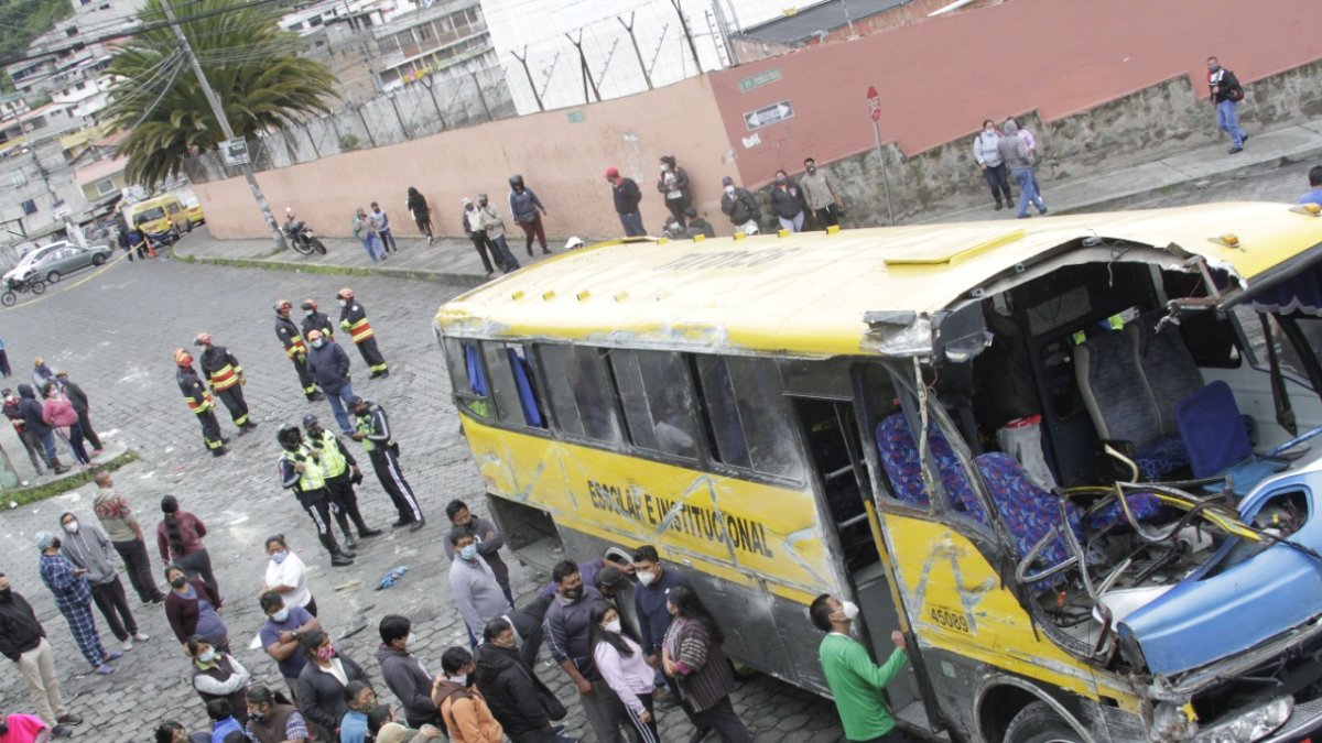 En el hecho estuvo implicado este bus de transportación escolar.