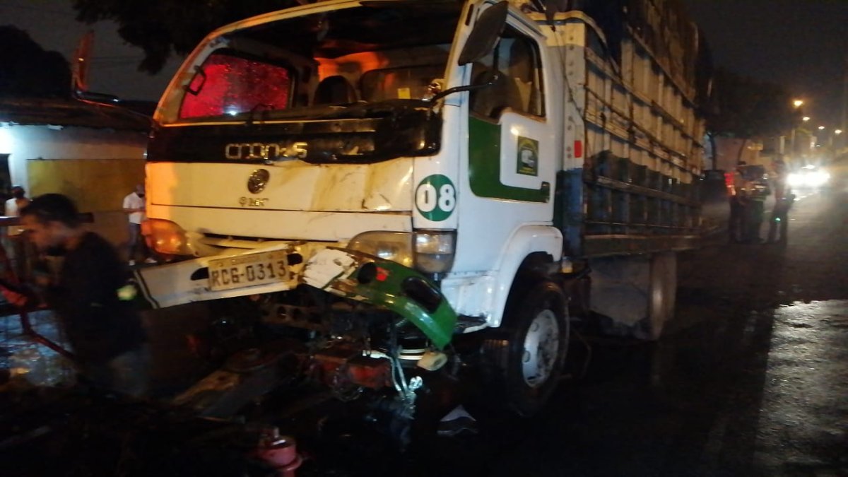 El cuerpo del adulto mayor fue retirado por personal del Cuerpo de Bomberos.