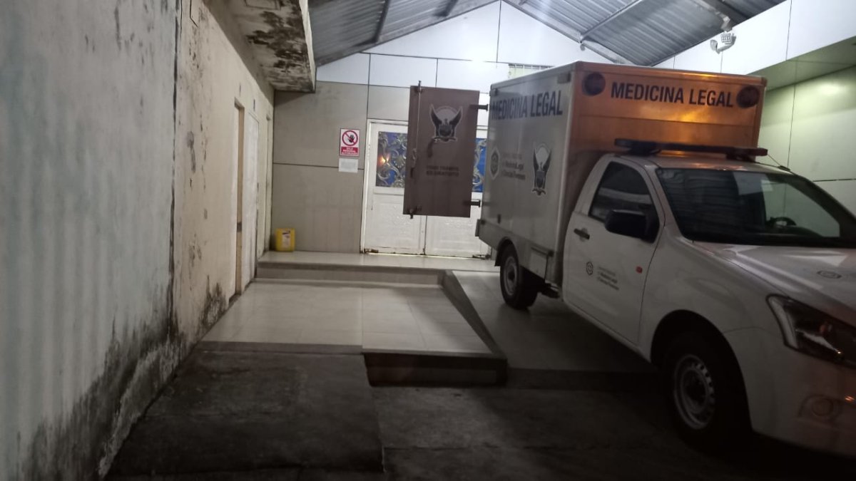 Personal de Criminalística hizo el levantamiento del cadáver.