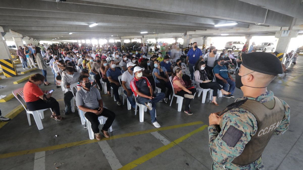 En la Universidad Católica, el punto de vacunación estaba repleto.