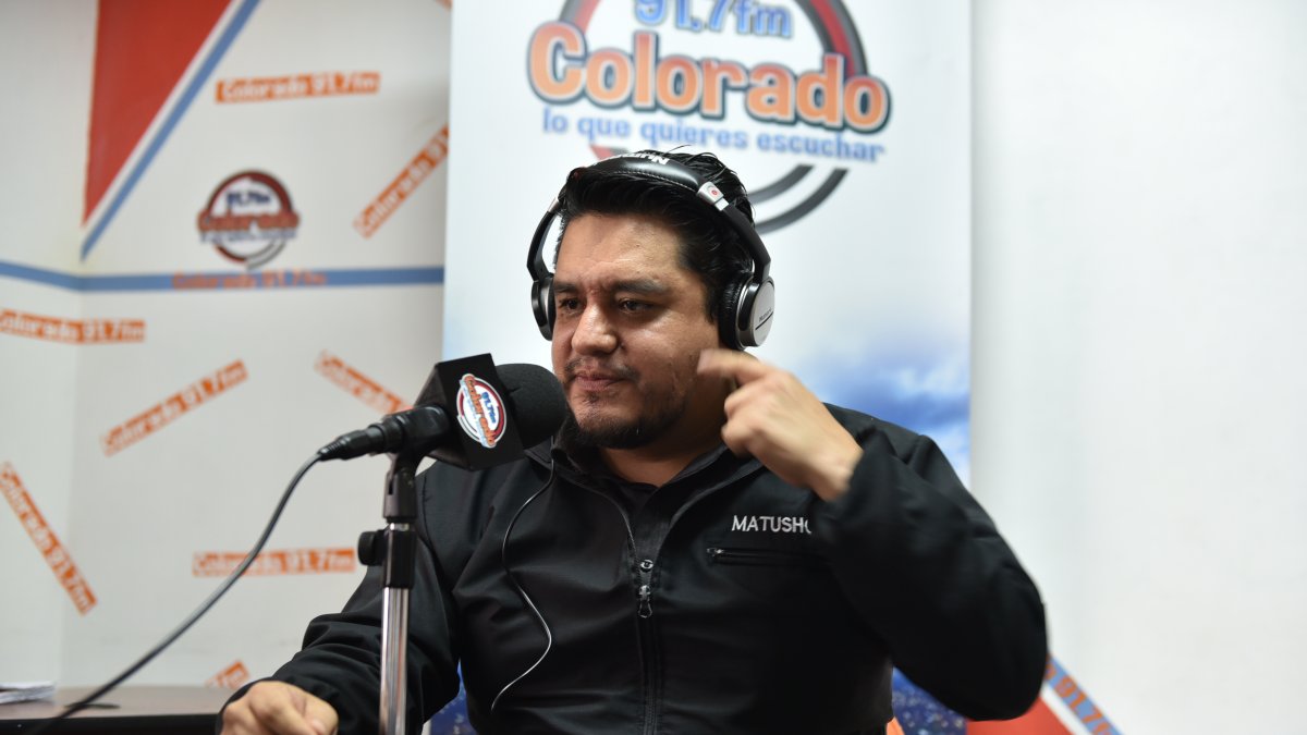 John Matute es capaz de imitar a personajes políticos y dibujos animados.