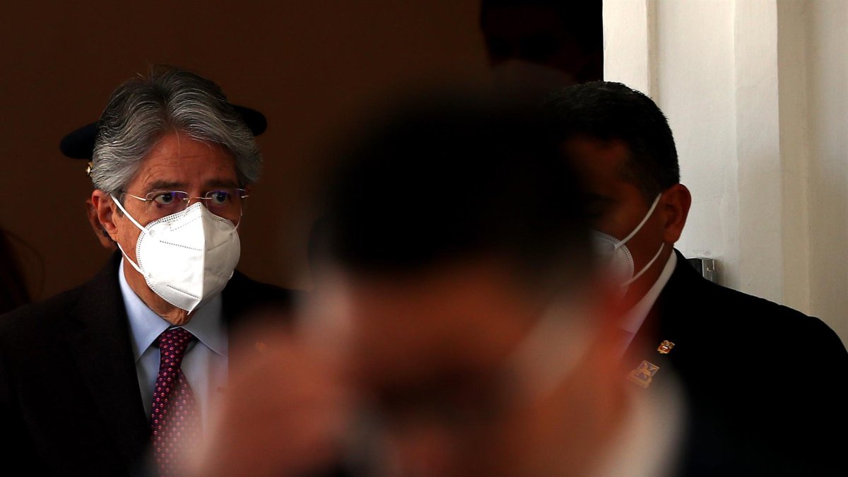 Guillermo Lasso adelanta una tercera dosis anticovid.