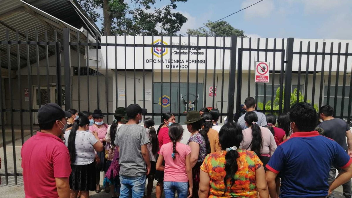 Familiares de la víctima presumen que lo abordaron e ingresaron por una guardarraya y asesinaron.