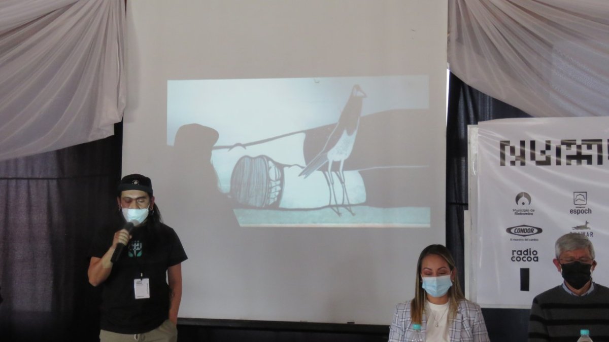 Jairo Mena, parte del colectivo organizador del evento, dio detalles en una rueda de prensa junto a las autoridades.