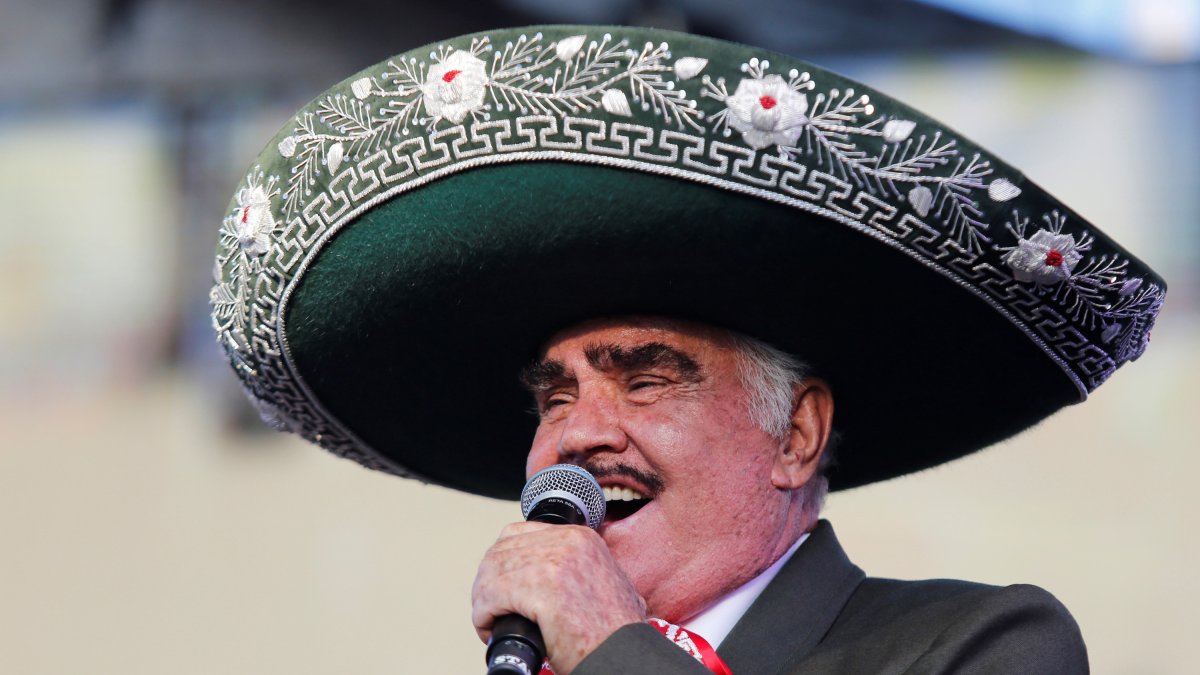 Vicente Fernández murió hoy a la edad de 81 años