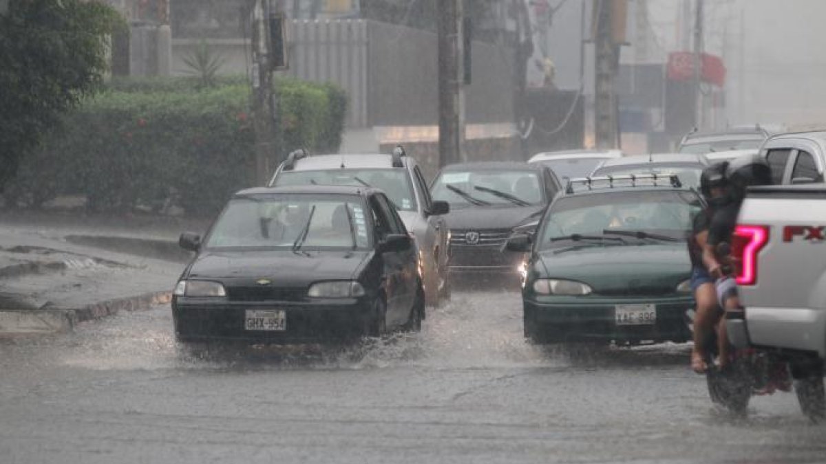 Varias calles acumularon agua.