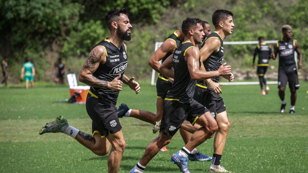 Barcelona, que viene de eliminar en la Libertadores a Universitario de Perú, se alista para enfrentar a 9 de Octubre.