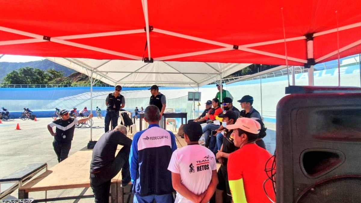 Las delegaciones fueron informadas de la suspensión de la competencia por el fallecimiento del comisario Roberto Rea.