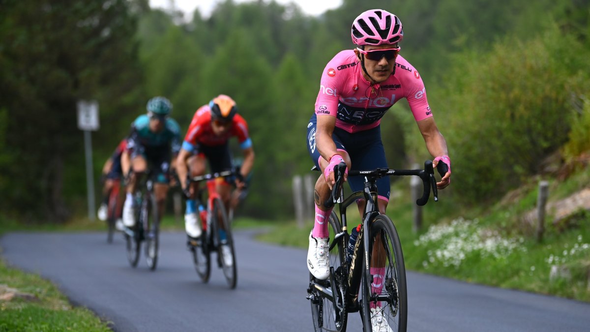 El ciclista ecuatoriano mantiene la ventaja de tiempo en la clasificación general.