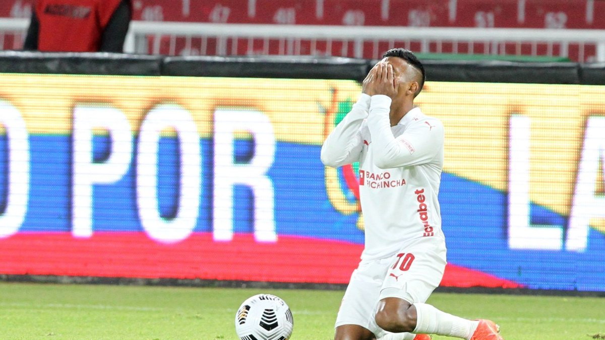 Danny Luna fue de los puntos más altos de los albos en el empate en casa ante Deportivo Cuenca.