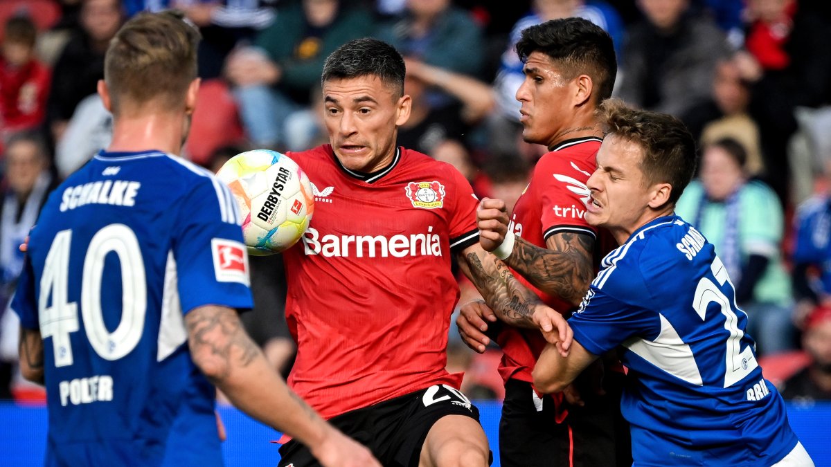 El zaguero ecuatoriano jugó los 90 minutos en la caída como local 3-0 frente a los portugueses en la Champions League.