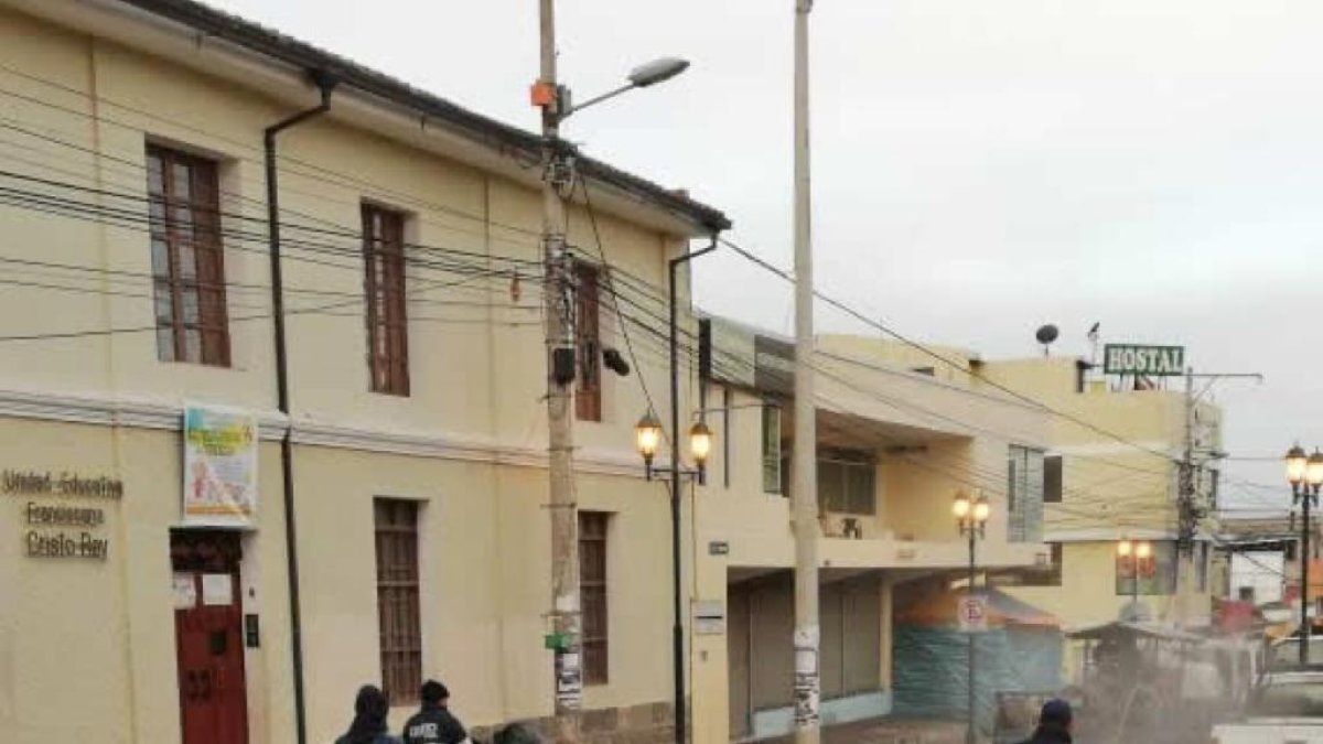 Se realizó la limpieza de las calles del centro histórico.