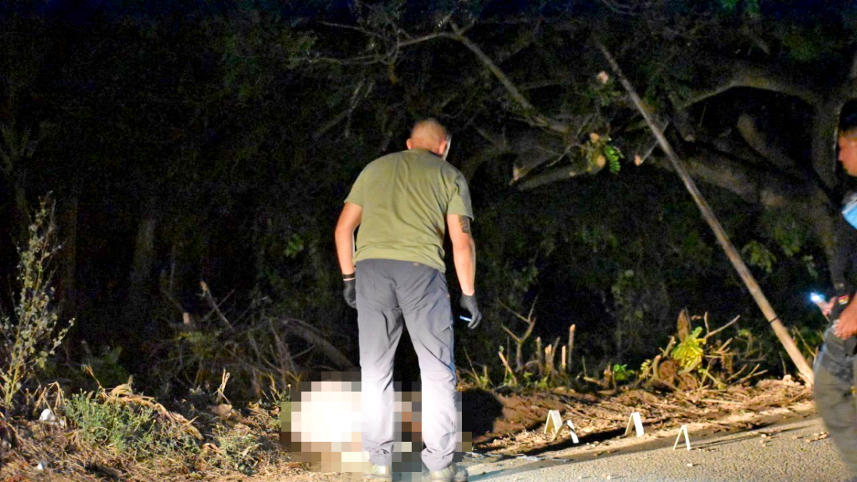 La víctima fue asesinada en una vía oscura de Machala.