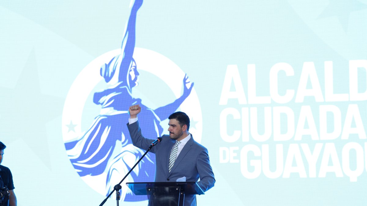 Aquiles Álvarez y Cynthia Viteri protagonizaron 'pelea' en Twitter.