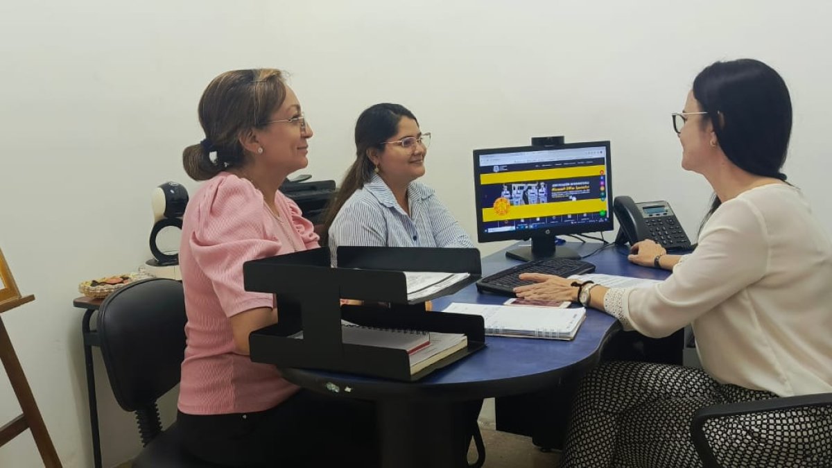 El departamento de psicología (DECE) en planificación de charlas.