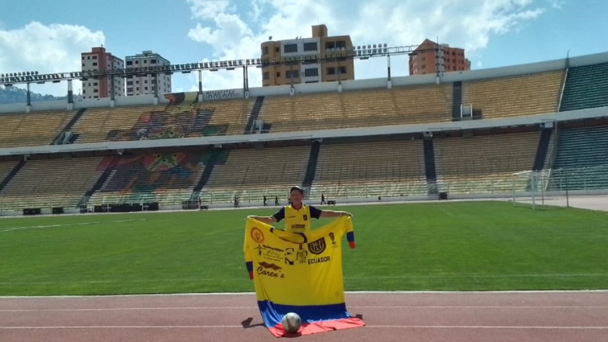 La cancha del Hernando Siles de La Paz ya fue visitada por el ecuatoriano Manuel ‘Cascarita’ Loor.