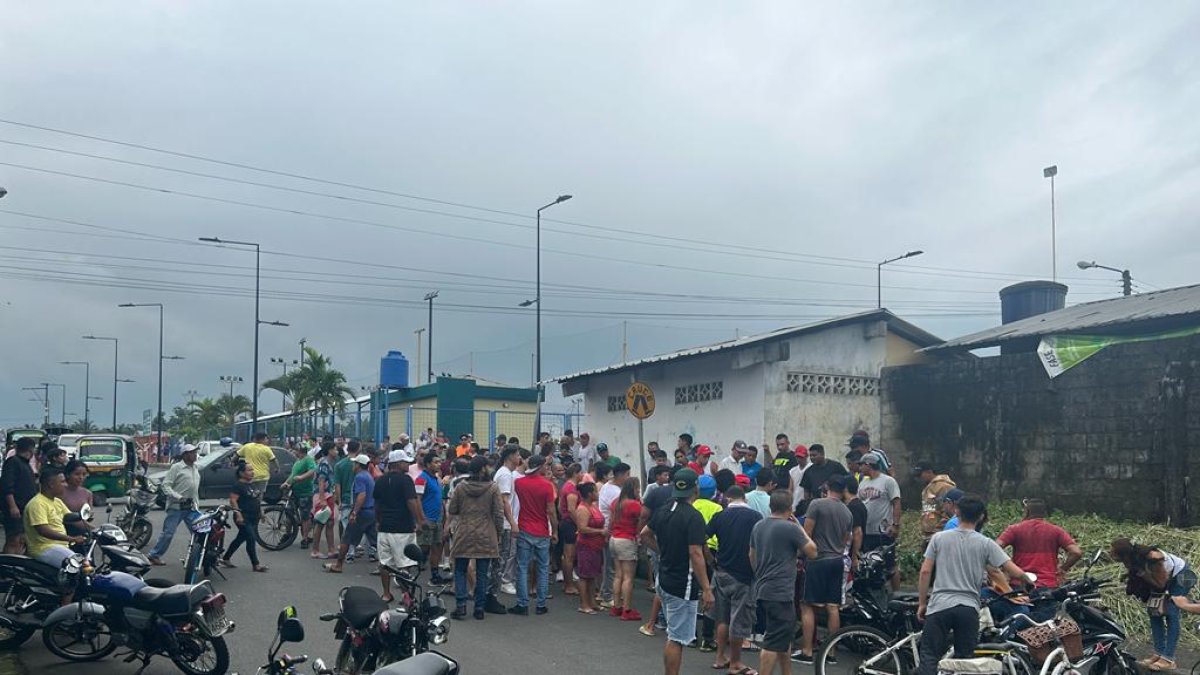 Los hechos se registraron cuando la pareja de amigos iba en moto.