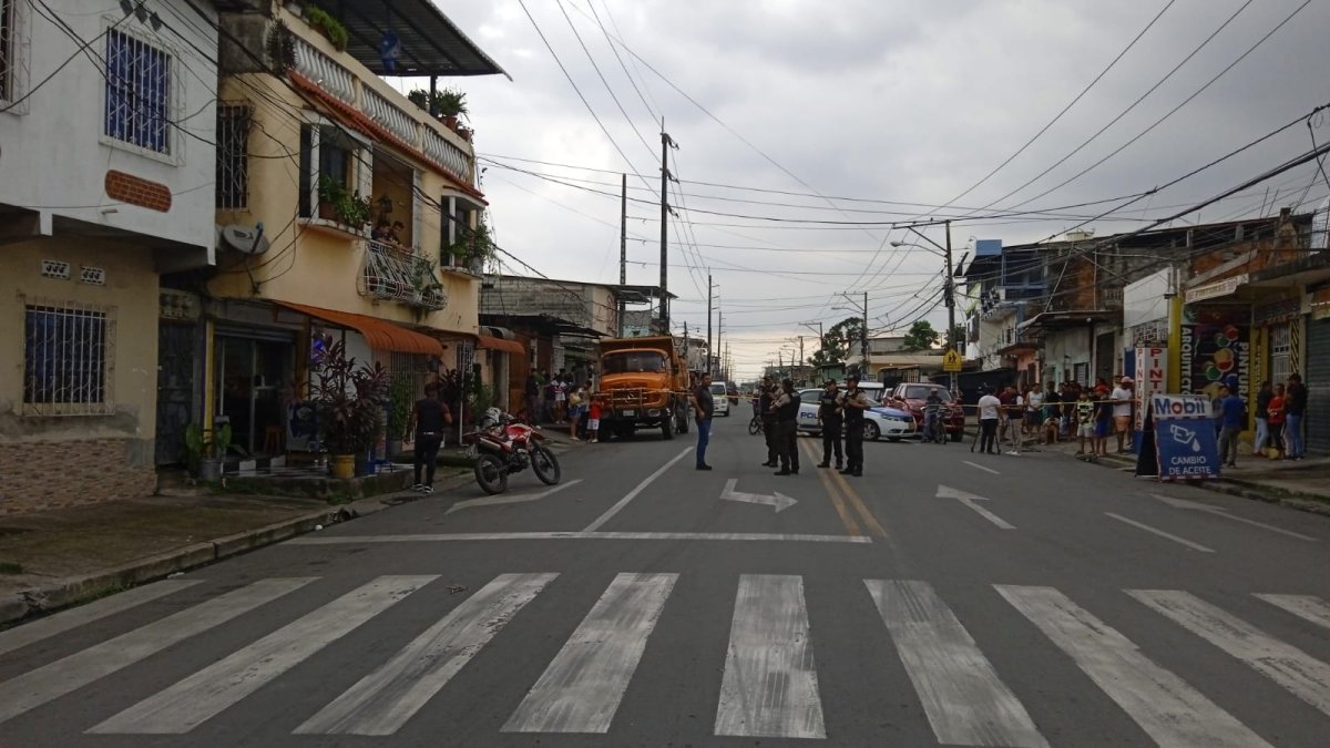  Las víctimas quedaron dentro del local.