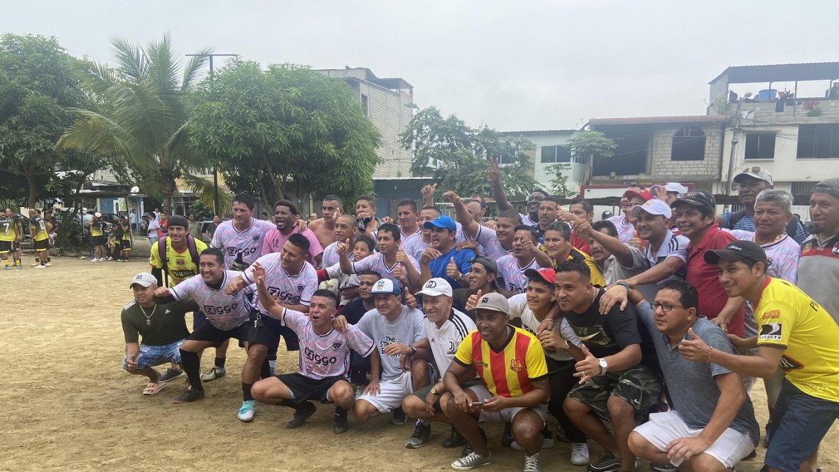 Gran Colombia se coronó campeón master  en la liga barrial Jardines del Salado.