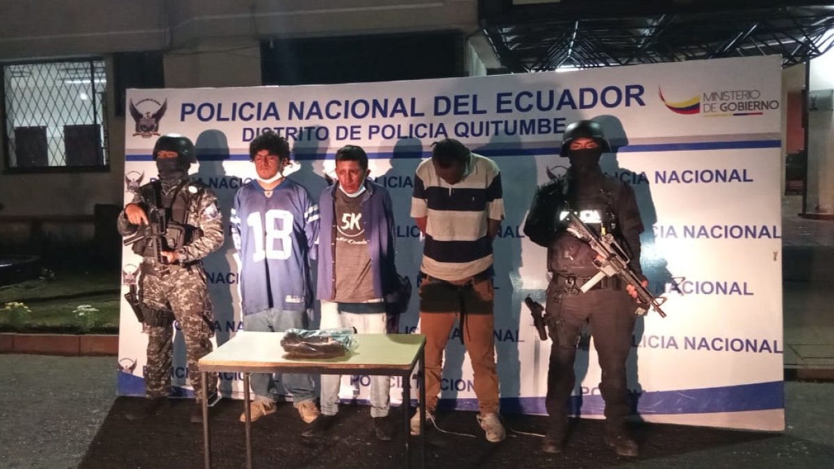 Los tipos declararon que son parte del grupo terrorista Los Lobos.