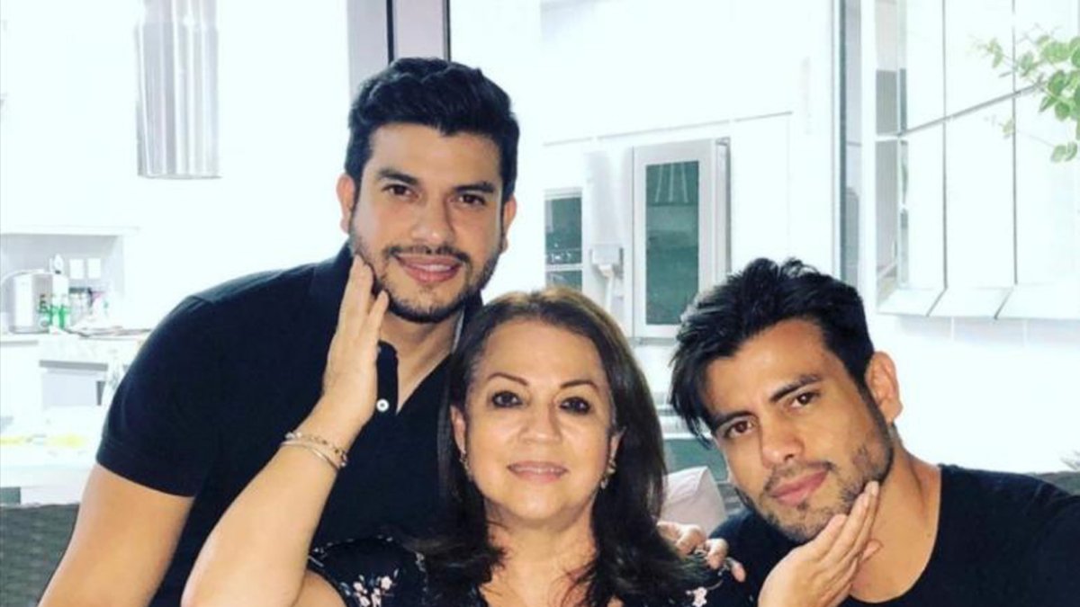 Pablo Ruales, su mamá Nachira y el presentador Efraín Ruales, asesinado el 27 de enero de 2021.