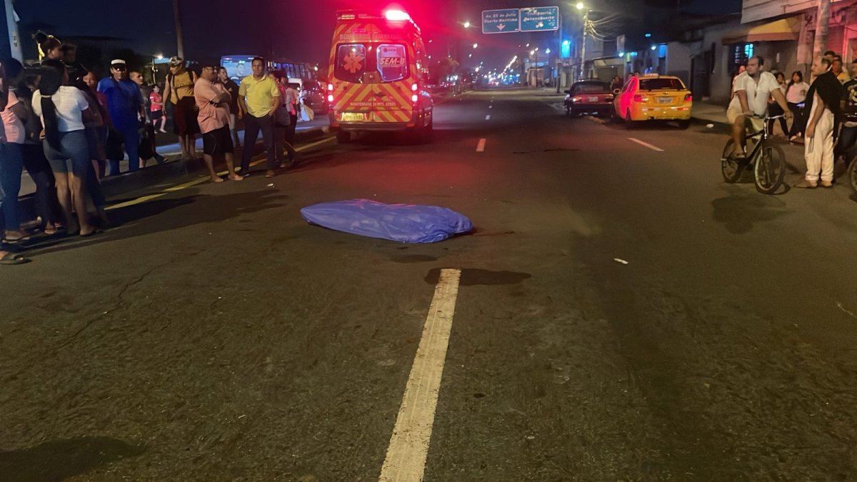 La zona en la que ocurrió el suceso fue acordonada, para poder recabar datos de lo ocurrido.