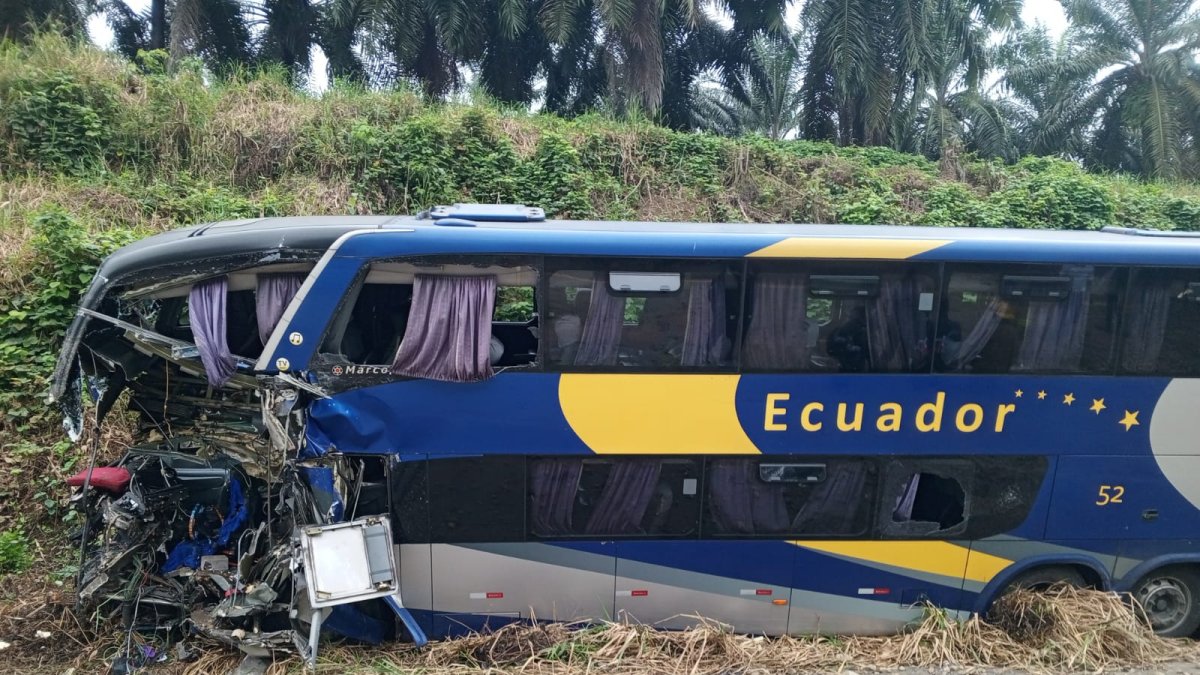 Un bus se accidentó en el anillo vial de Quevedo.