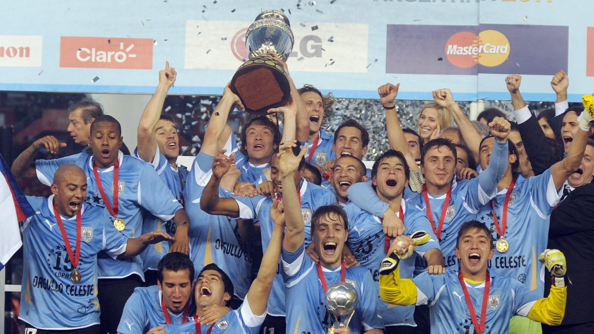 Uruguay tendrá a su primer futbolista con cinco Mundiales