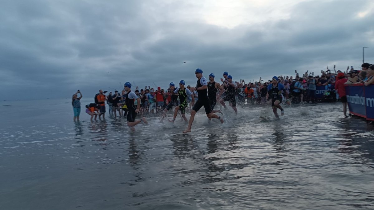 El evento de natación empezó temprano en la mañana