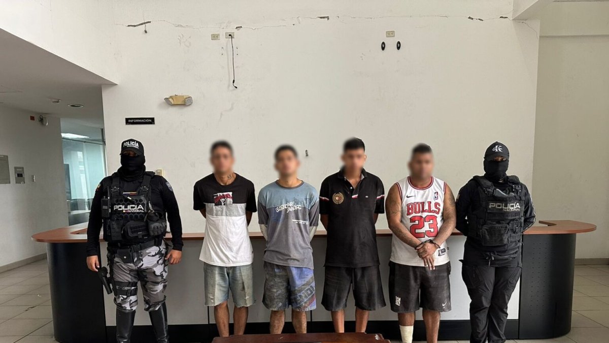 Tres de los cuatro detenidos tienen antecedentes penales, de acuerdo con información policial.