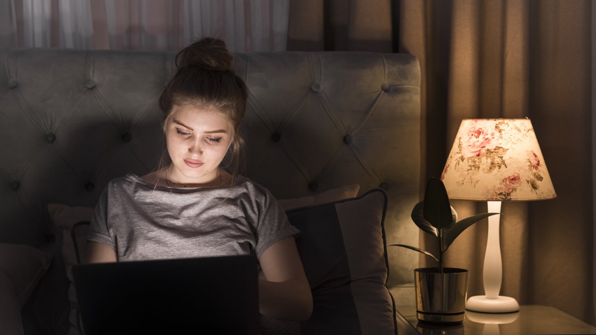 Los apagones en Ecuador ofrecen una oportunidad única para educar a la familia sobre el ahorro energético.