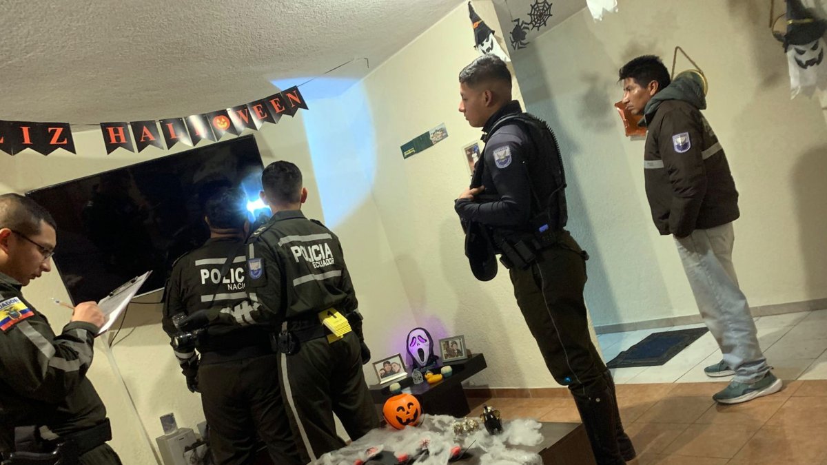 En el último evento, agentes policiales tomaron procedimiento para las investigaciones.