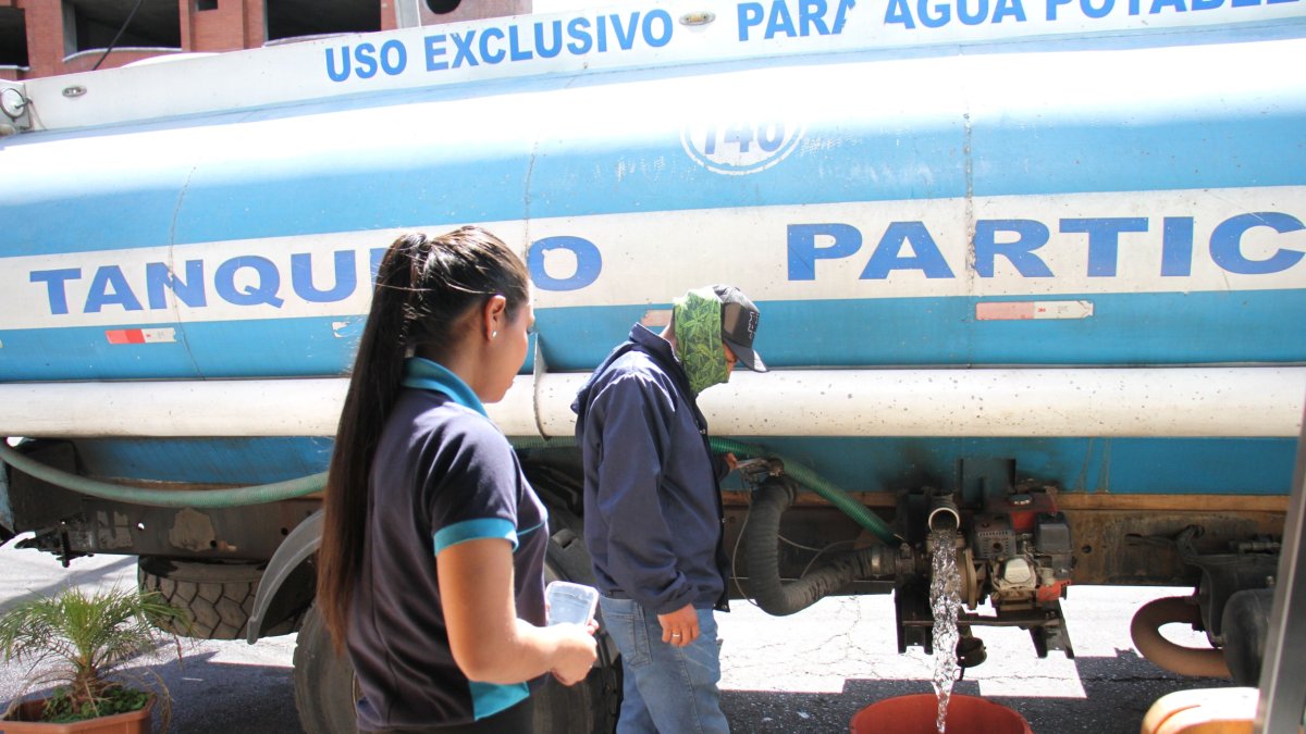 Los inesperados cortes de agua de este 11 de noviembre de 2024, llevaron al alcalde de Quito, Pabel Muñoz, a hacer un pronunciamiento.