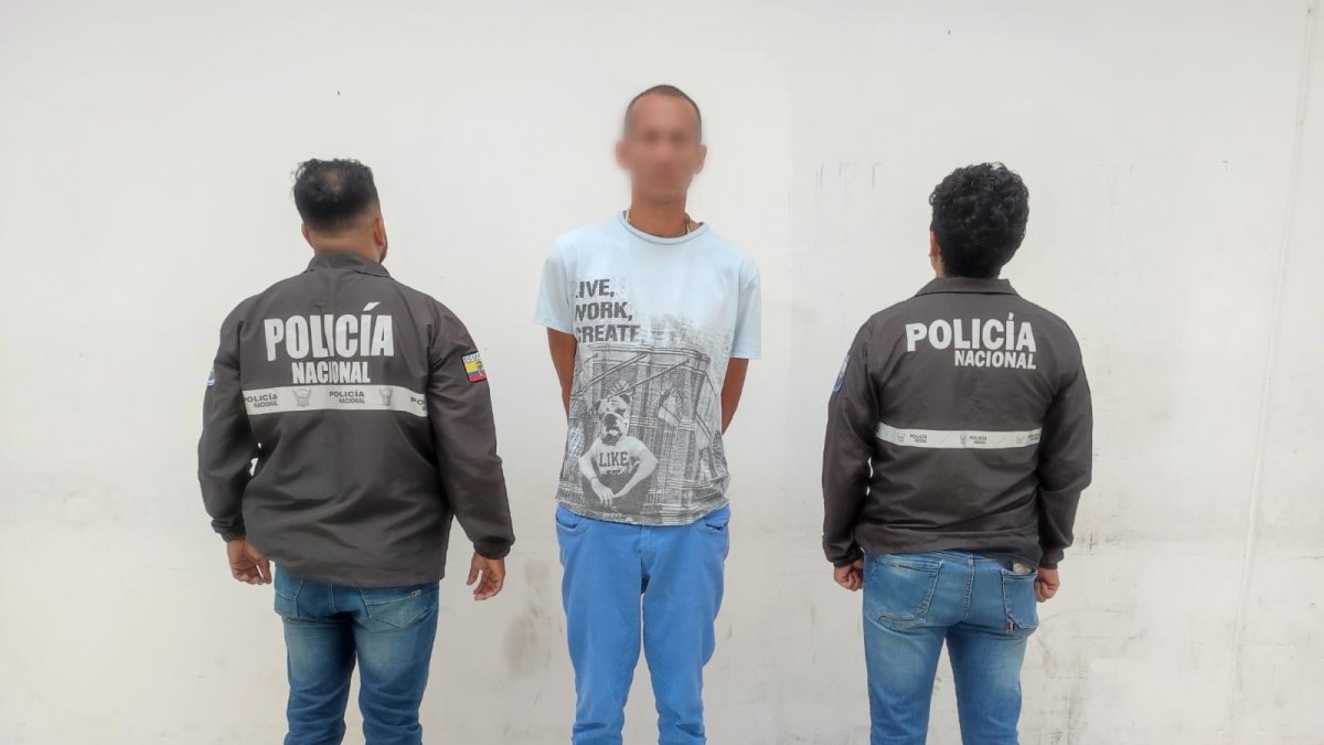El hombre fue capturado en el centro de Guayaquil, mientras rondaba varios cajeros automáticos.