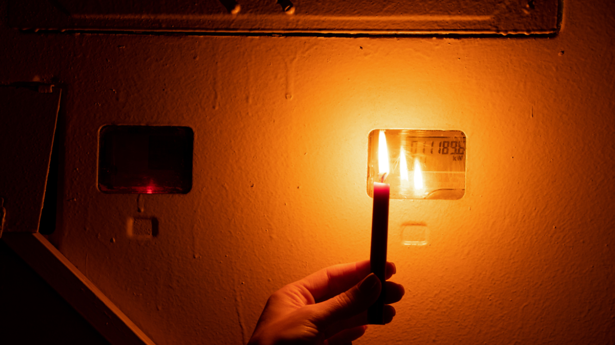 Conozca los horarios de cortes de luz del 13 y 14 de noviembre en Ecuador.