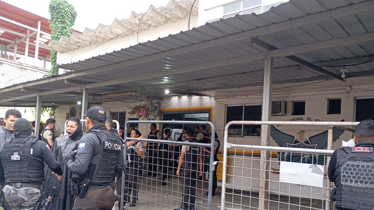 Las instalaciones del Comando de Policía fue tiroteado por desconocidos, en Playas.