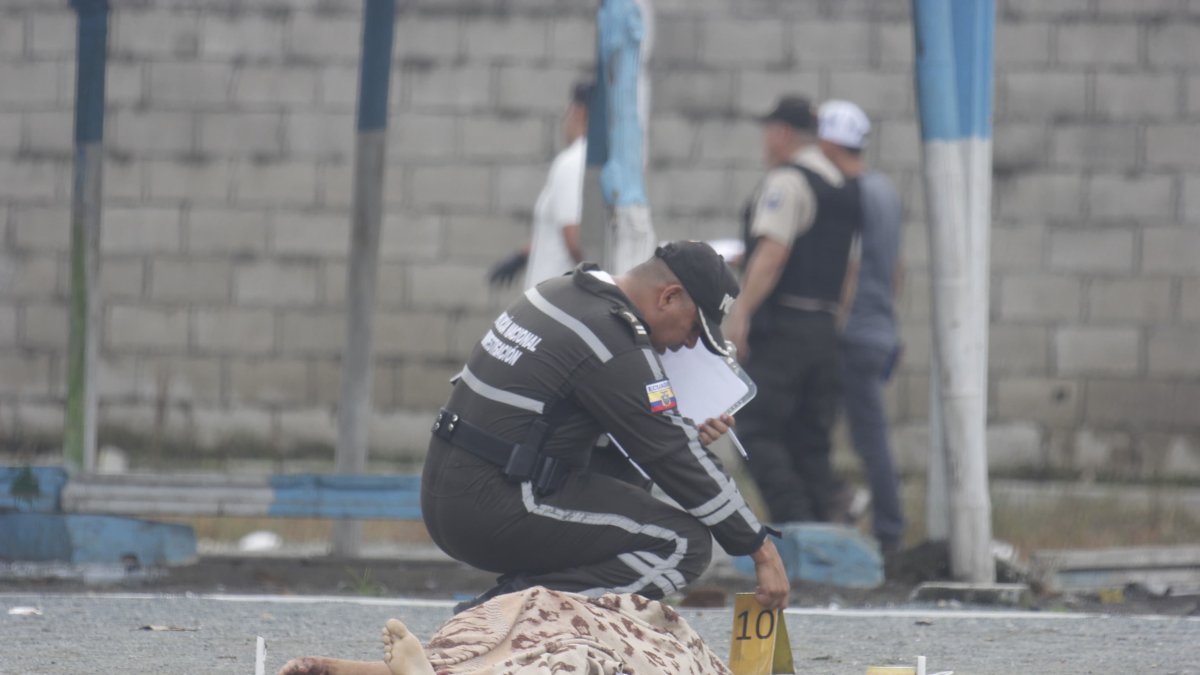 La Policía realizó el levantamiento de los indicios balísticos.