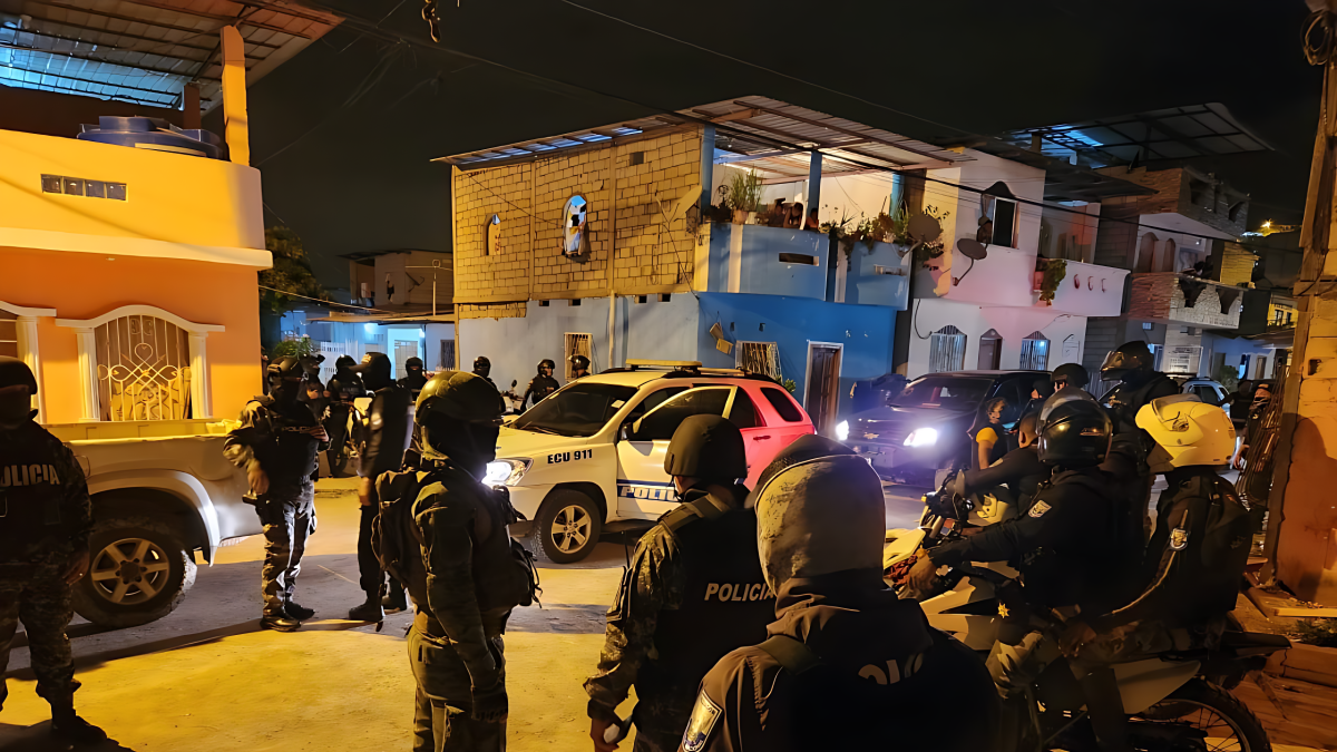 Un fuerte despliegue militar y policial en la zona del ataque se registró durante la madrugada de este lunes.