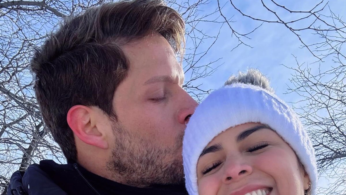 La pareja espera con ansias a su nuevo bebé.